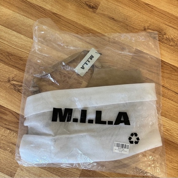 NWT M.I.L.A. Emma shoulder bag suede leather in sand color - Picture 7 of 9